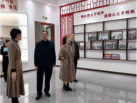 實(shí)地走訪企業(yè) 助力企業(yè)發(fā)展一一洛陽市人大副主任徐新、工信局副局長衛(wèi)樹紅一行蒞臨鴻元軸承調(diào)研